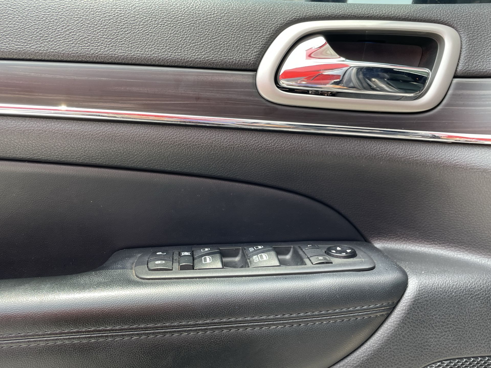 2021 Jeep GRAND CHEROKEE LIMITED LUJO V6