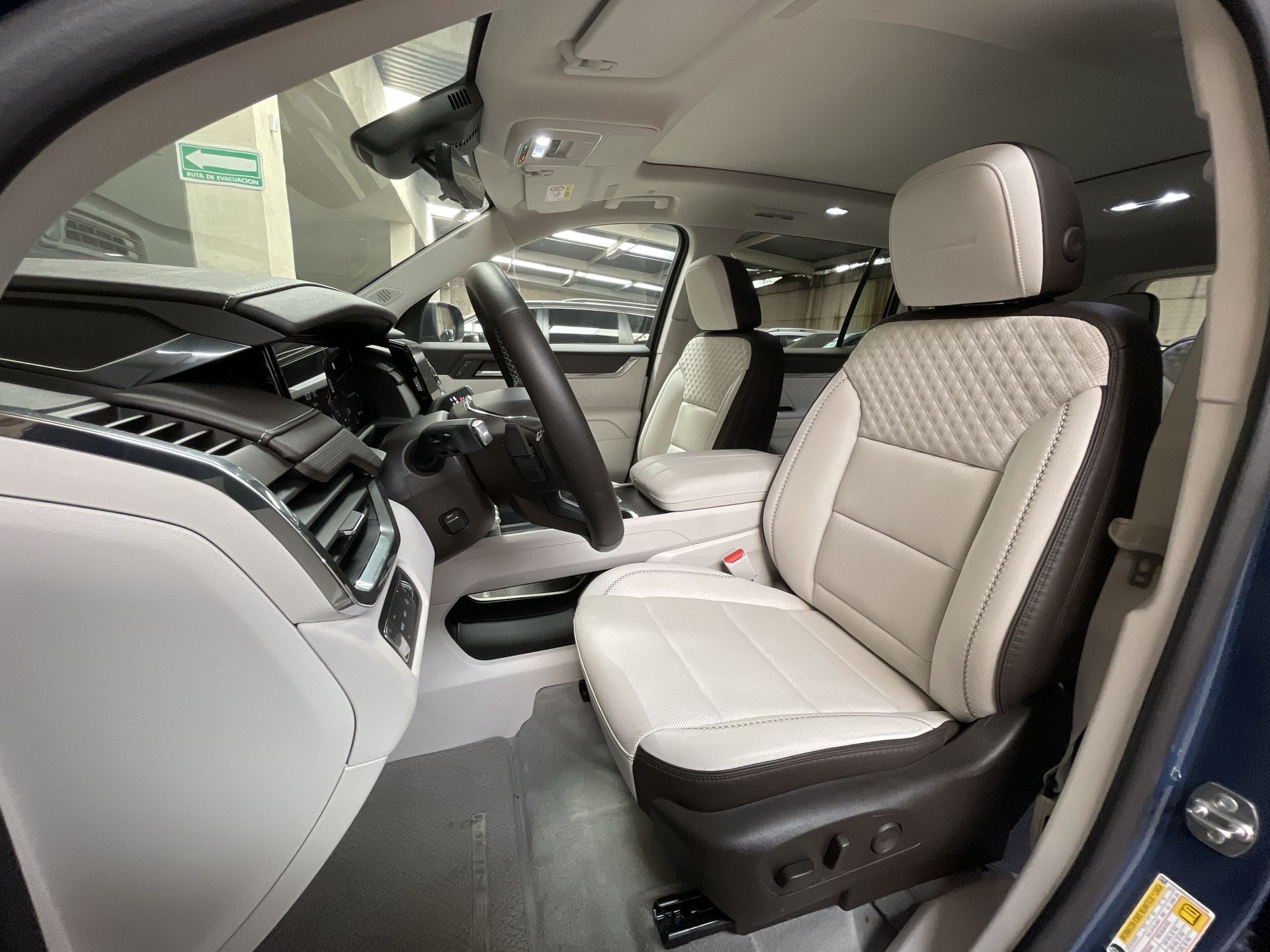 2024 GMC ACADIA DENALI G