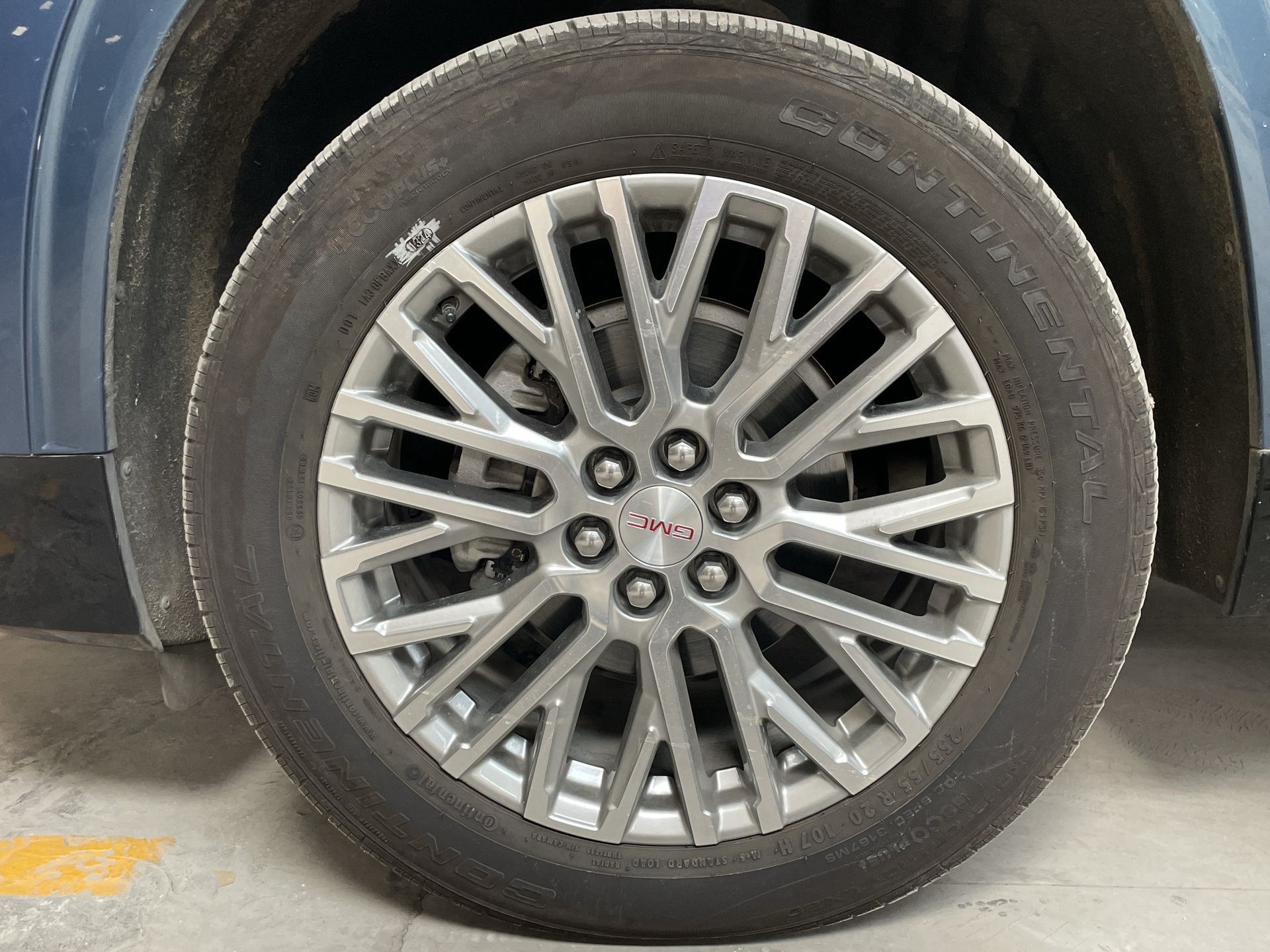 2024 GMC ACADIA DENALI G