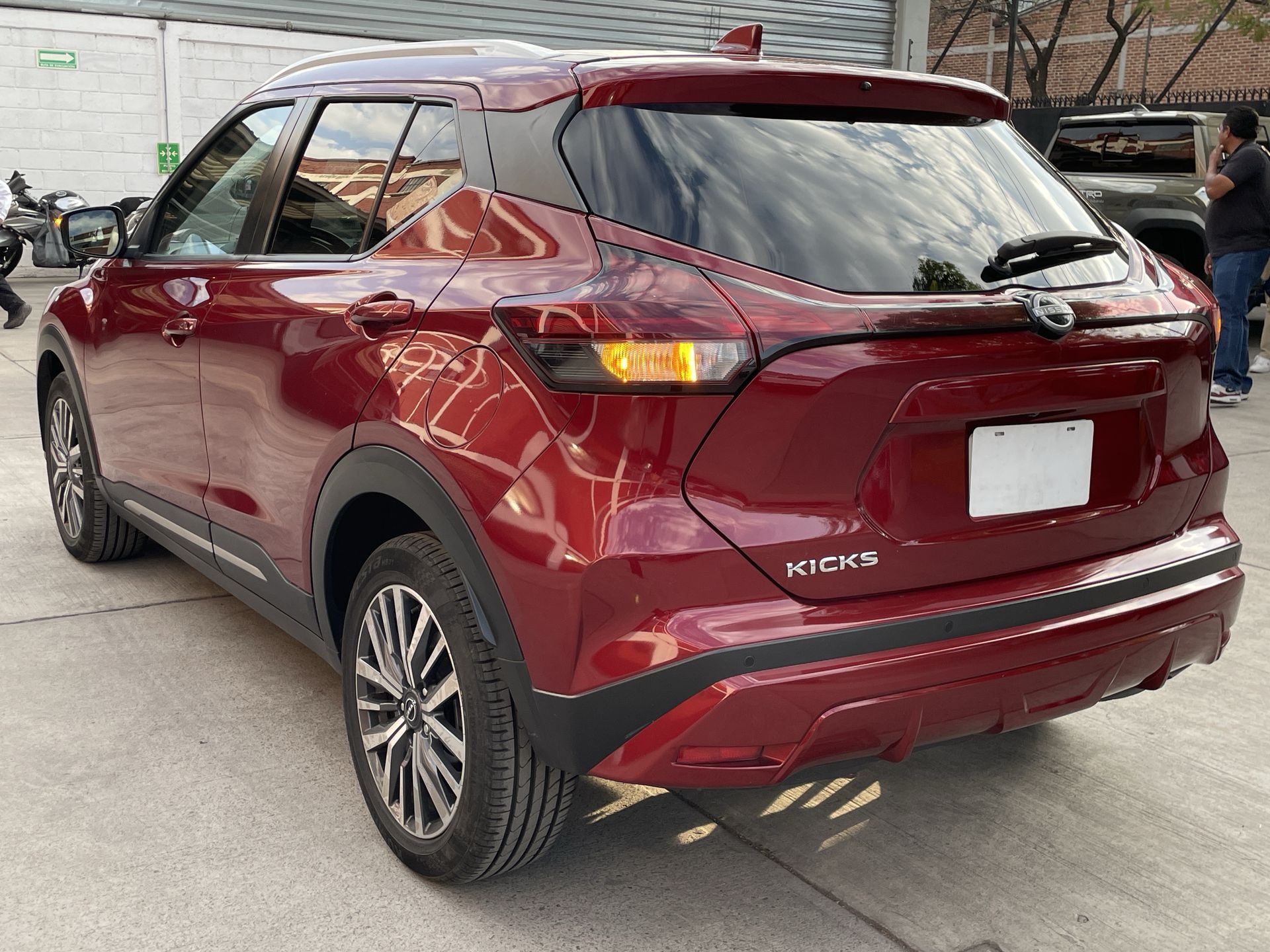 2023 Nissan KICKS EXCLUSIVE 1.6 LTS CVT 23