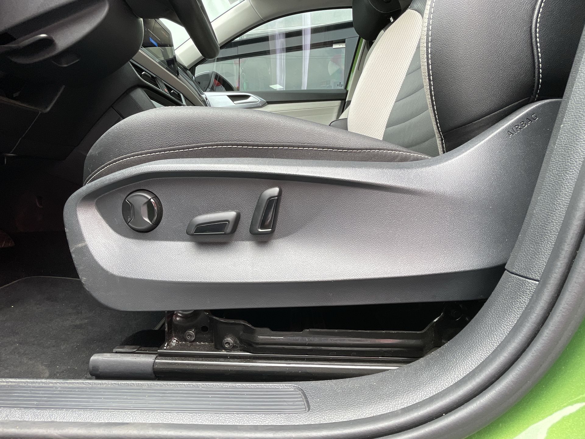 2025 Volkswagen TAOS HIGHLINE