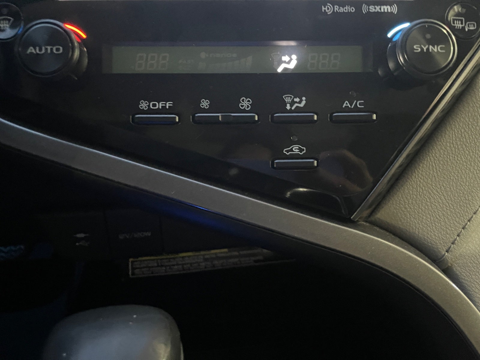 2019 Toyota CAMRY XLE
