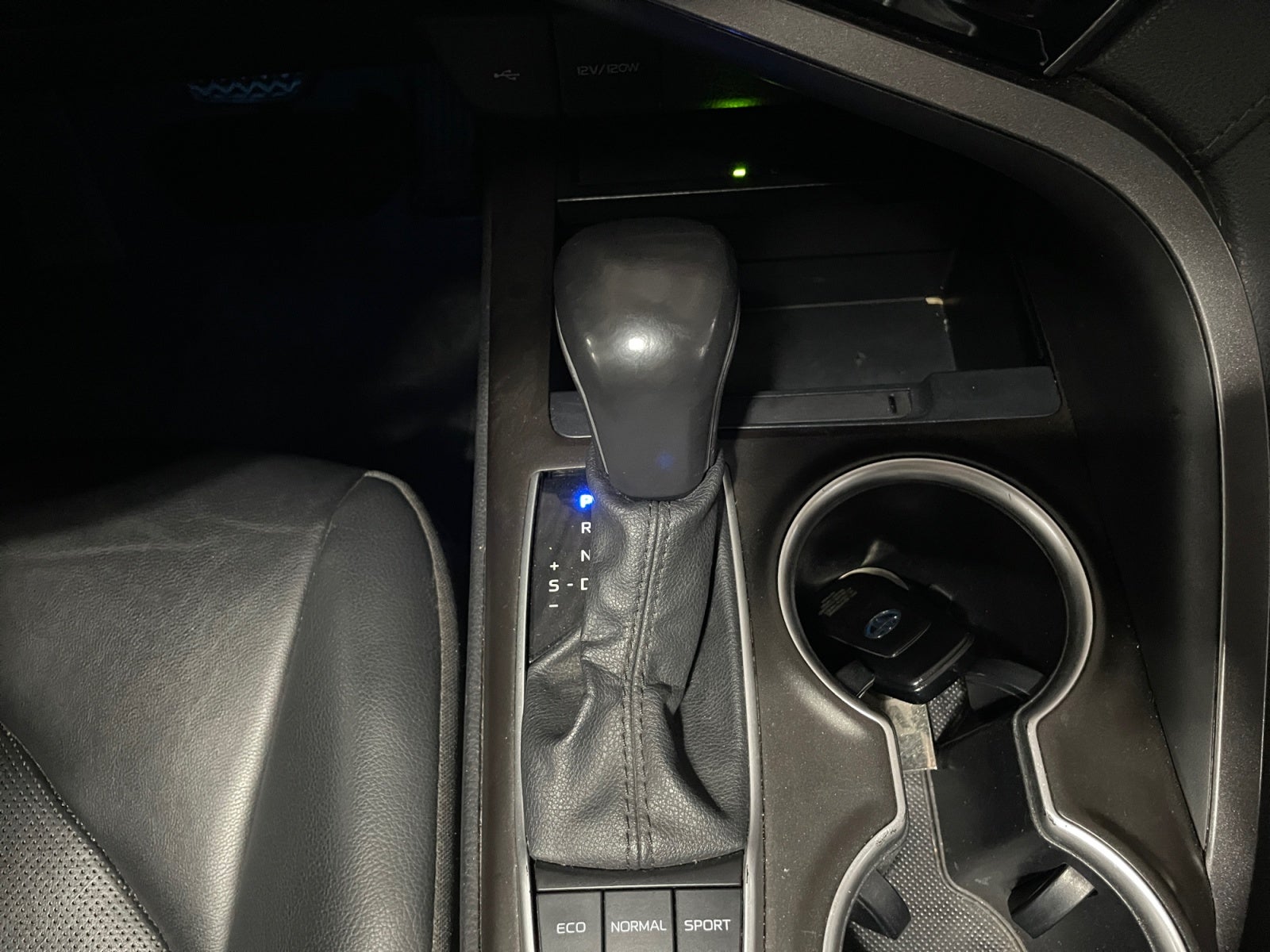 2021 Toyota CAMRY XLE HV