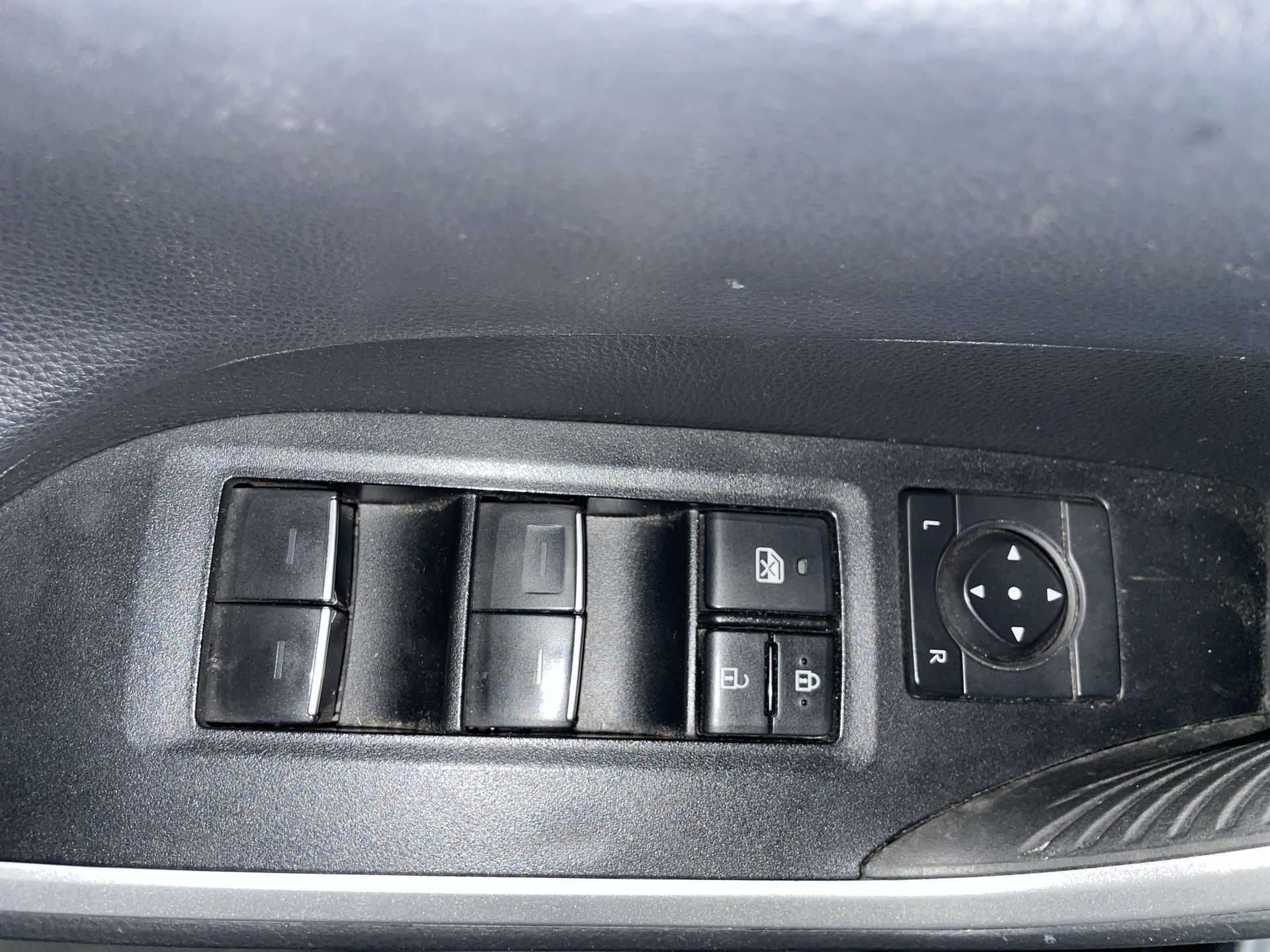 2023 Toyota RAV4 LIMITED HV