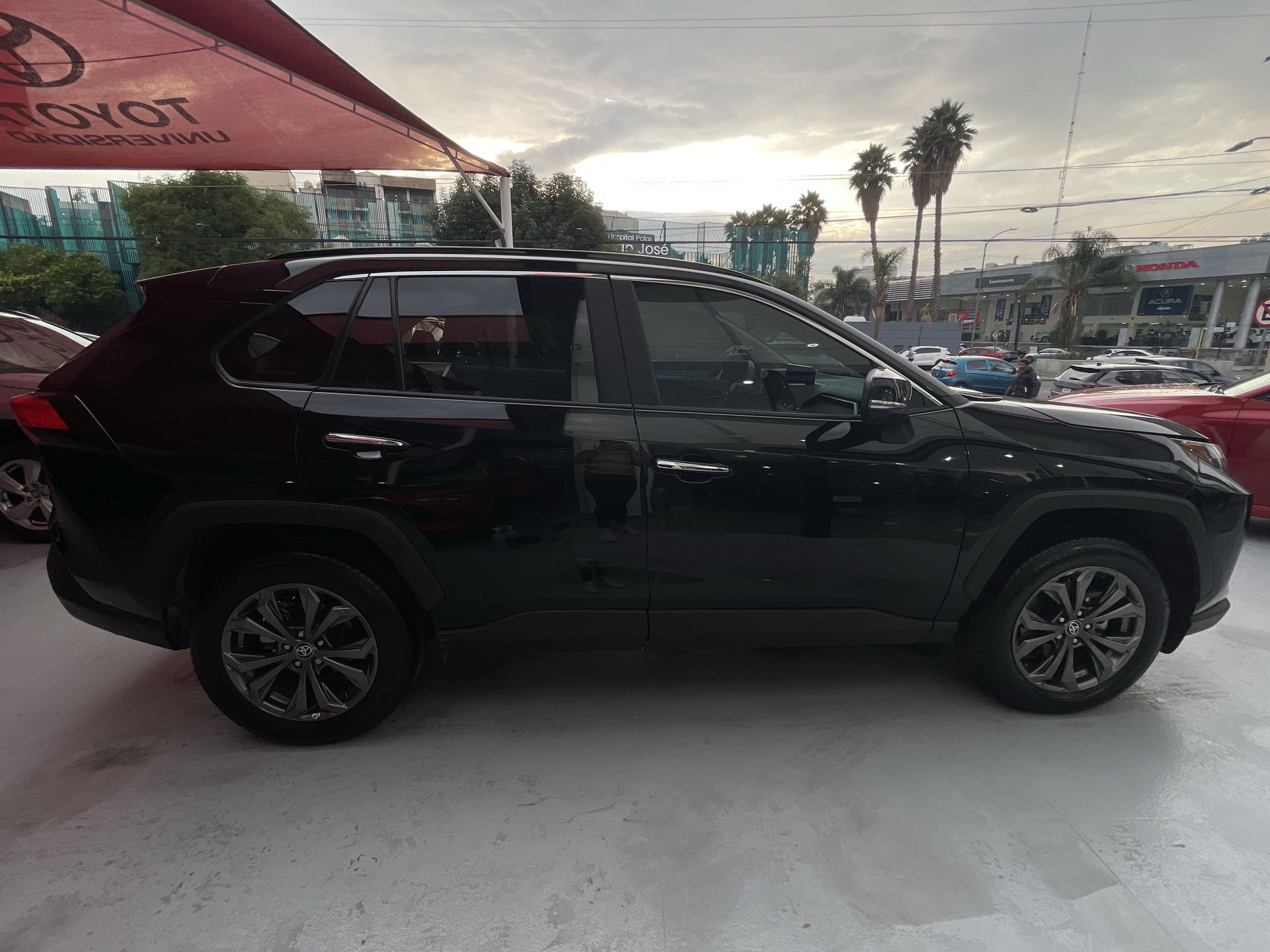 2024 Toyota RAV4 LIMITED HV