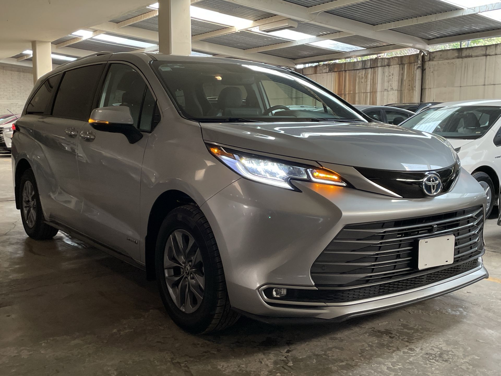 2021 Toyota SIENNA LIMITED