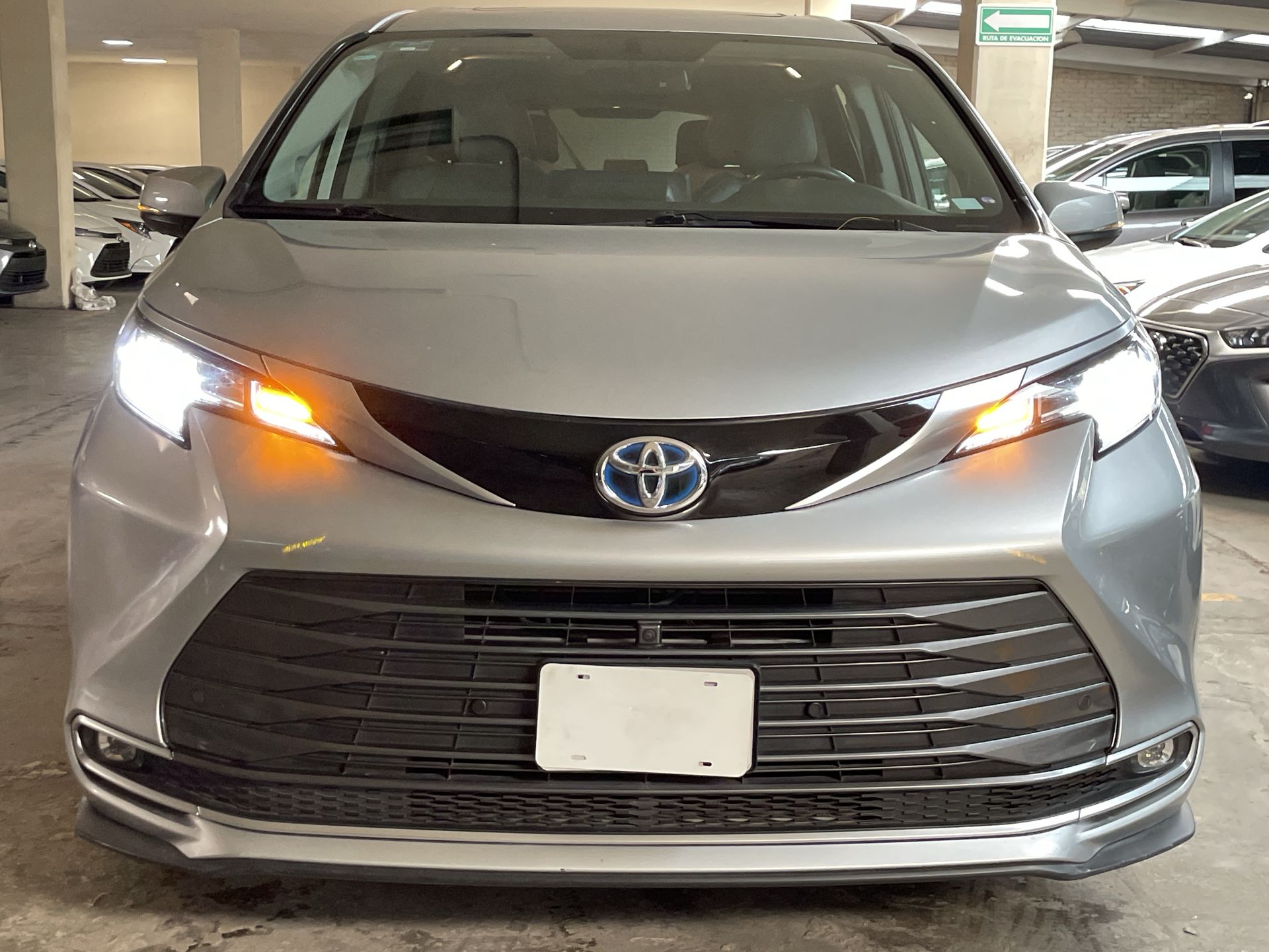 2021 Toyota SIENNA LIMITED