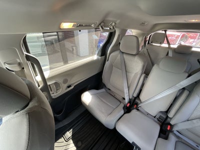 2022 Toyota SIENNA LE