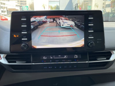 2022 Toyota SIENNA LE