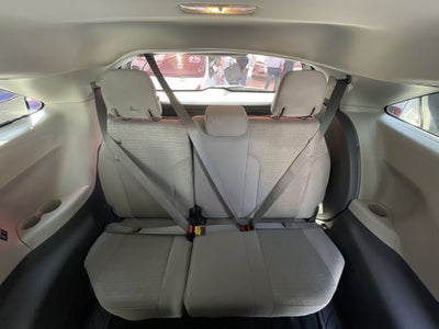 2022 Toyota SIENNA LE