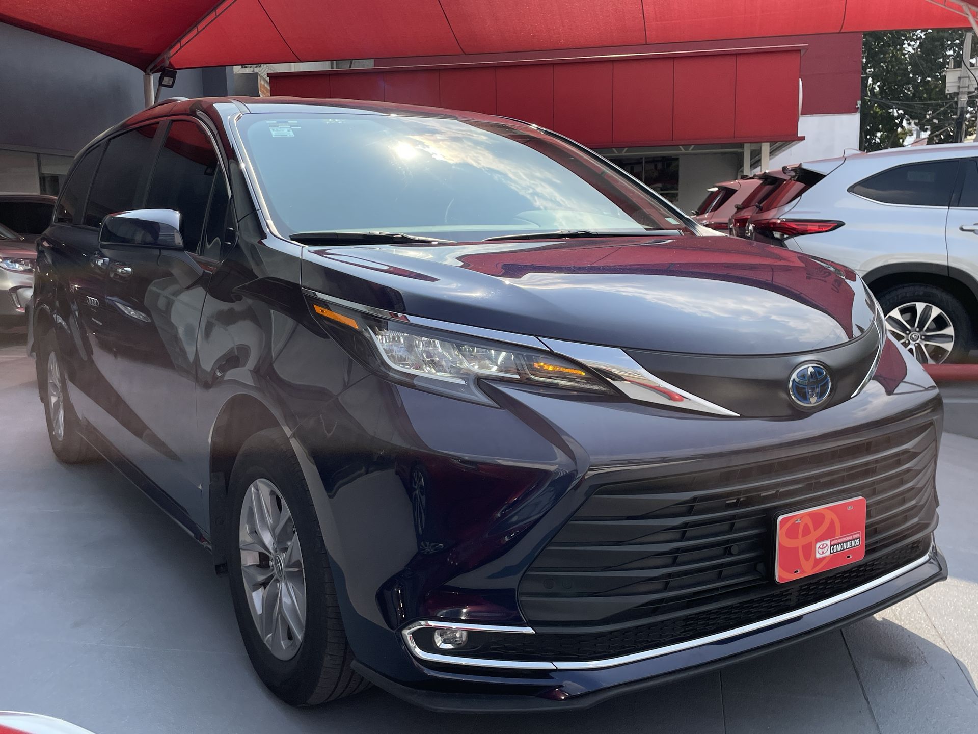 2022 Toyota SIENNA XLE
