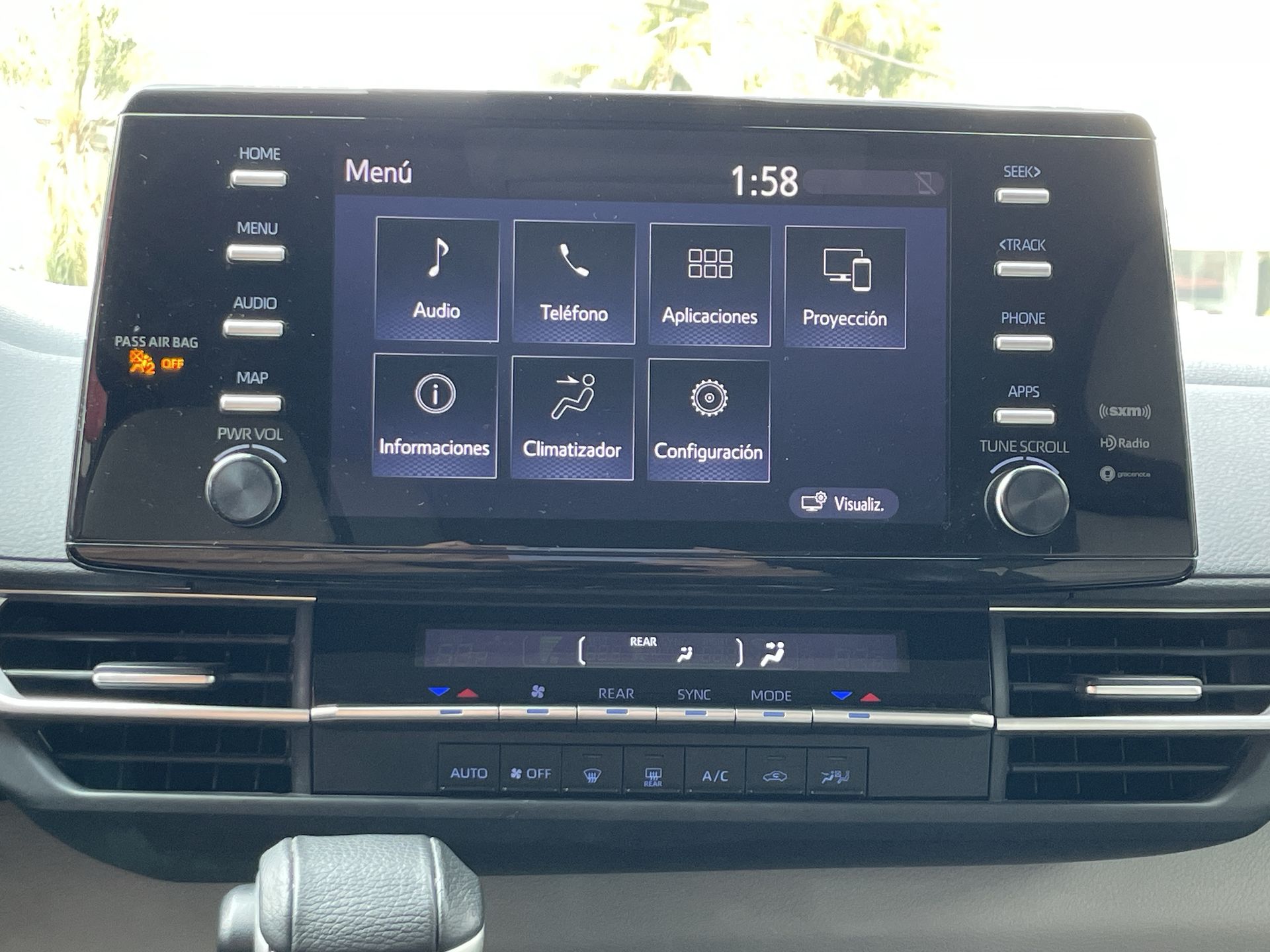 2022 Toyota SIENNA XLE