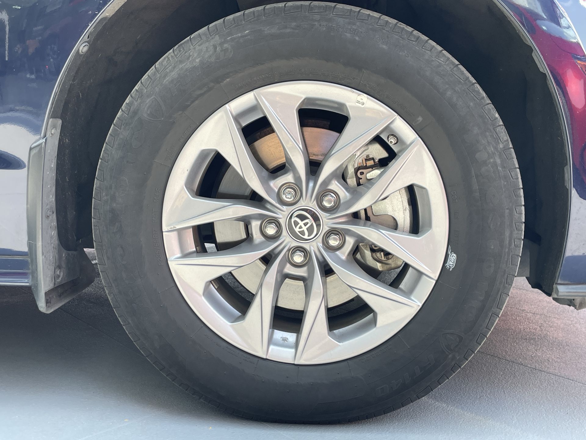 2022 Toyota SIENNA XLE