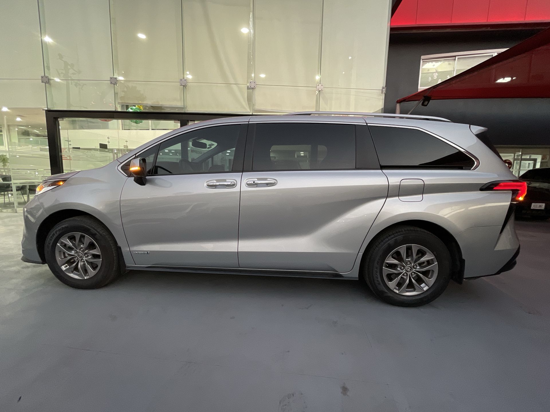 2021 Toyota SIENNA LIMITED