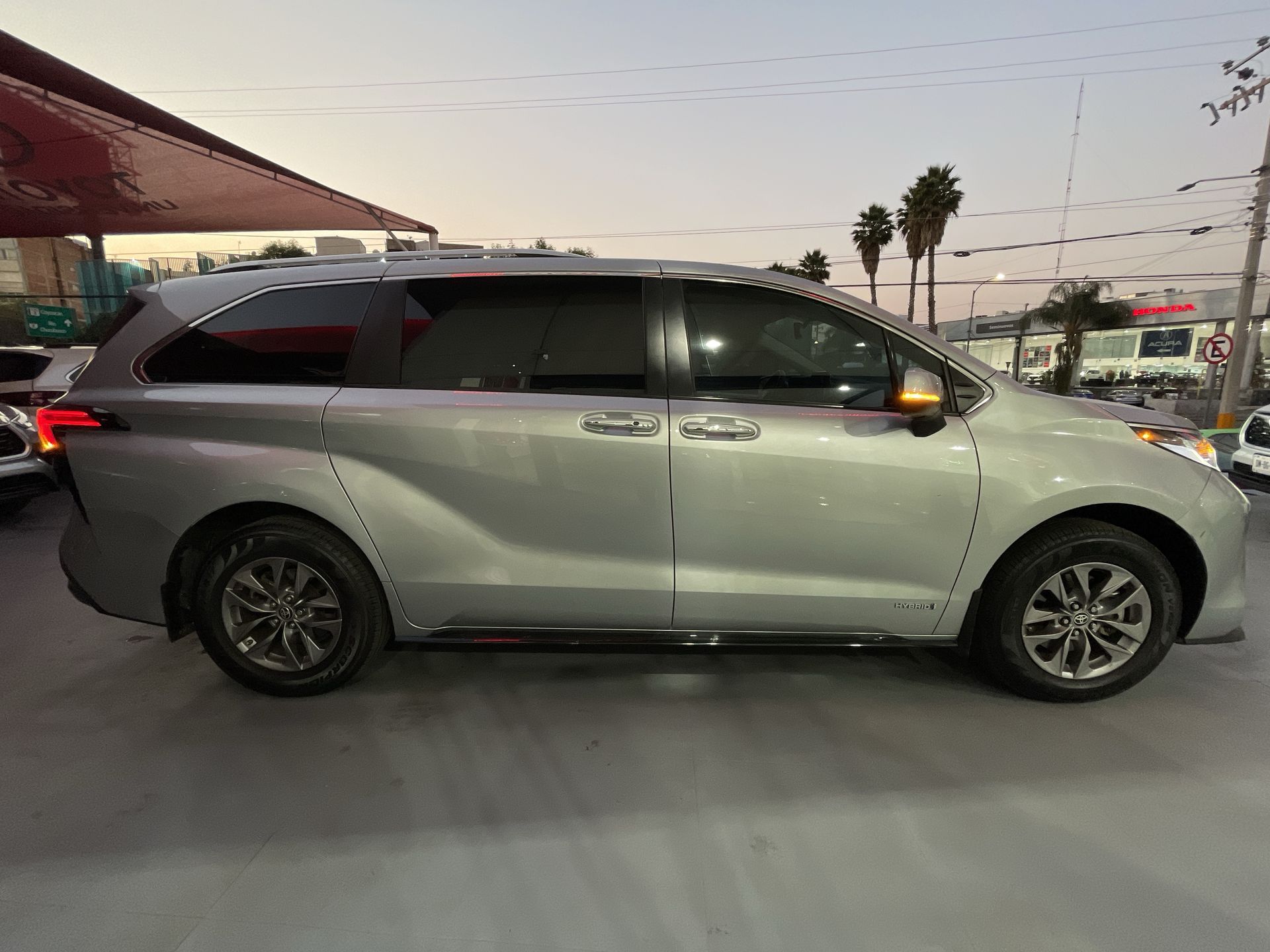 2021 Toyota SIENNA LIMITED