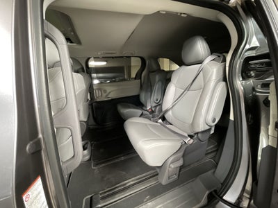 2021 Toyota SIENNA XLE PIEL
