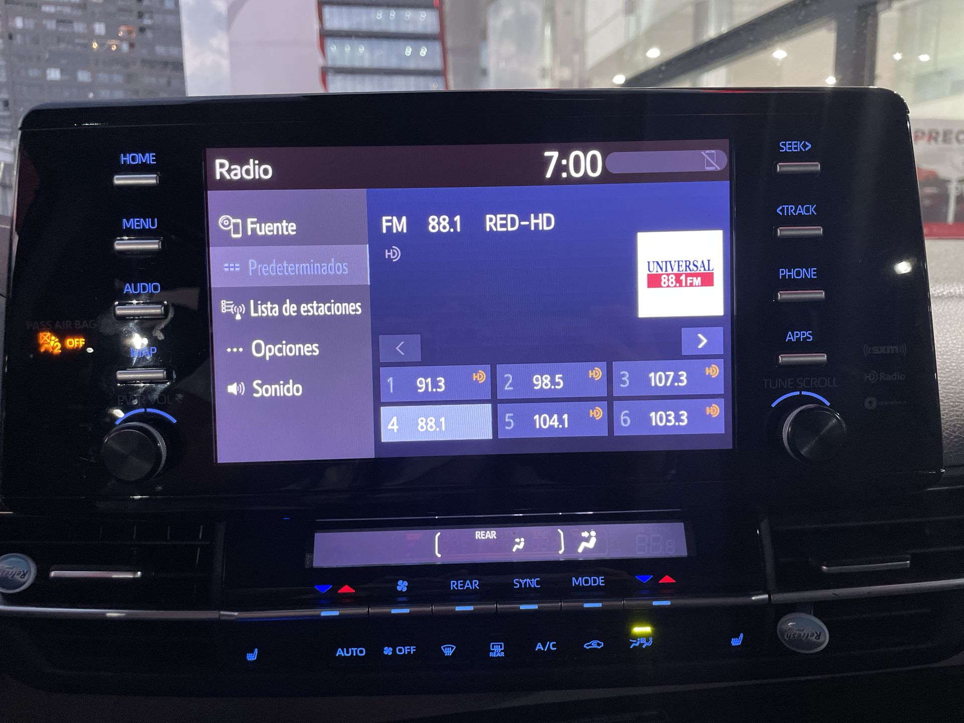 2022 Toyota SIENNA XLE PIEL