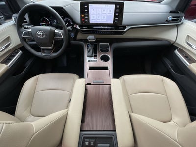 2023 Toyota SIENNA XLE PIEL