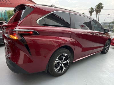 2023 Toyota SIENNA XLE PIEL