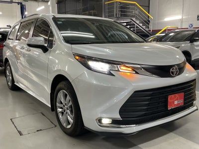 2022 Toyota SIENNA XLE PIEL