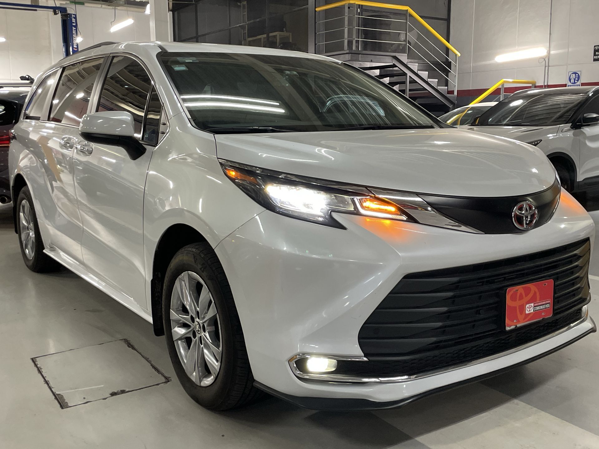 2022 Toyota SIENNA XLE PIEL