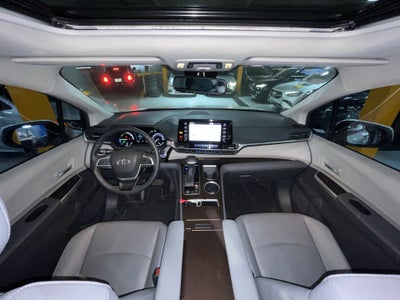 2022 Toyota SIENNA XLE PIEL