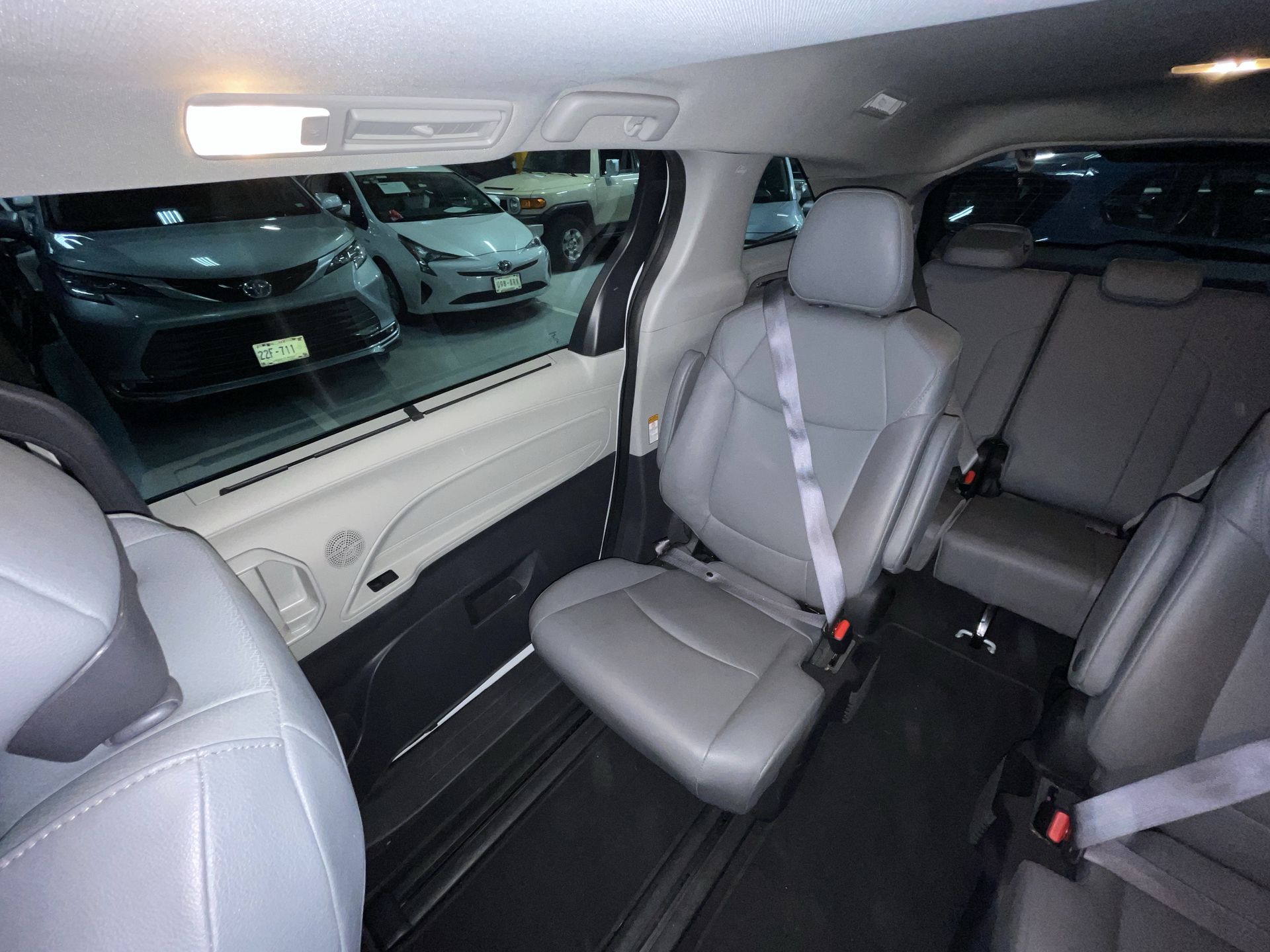 2022 Toyota SIENNA XLE PIEL