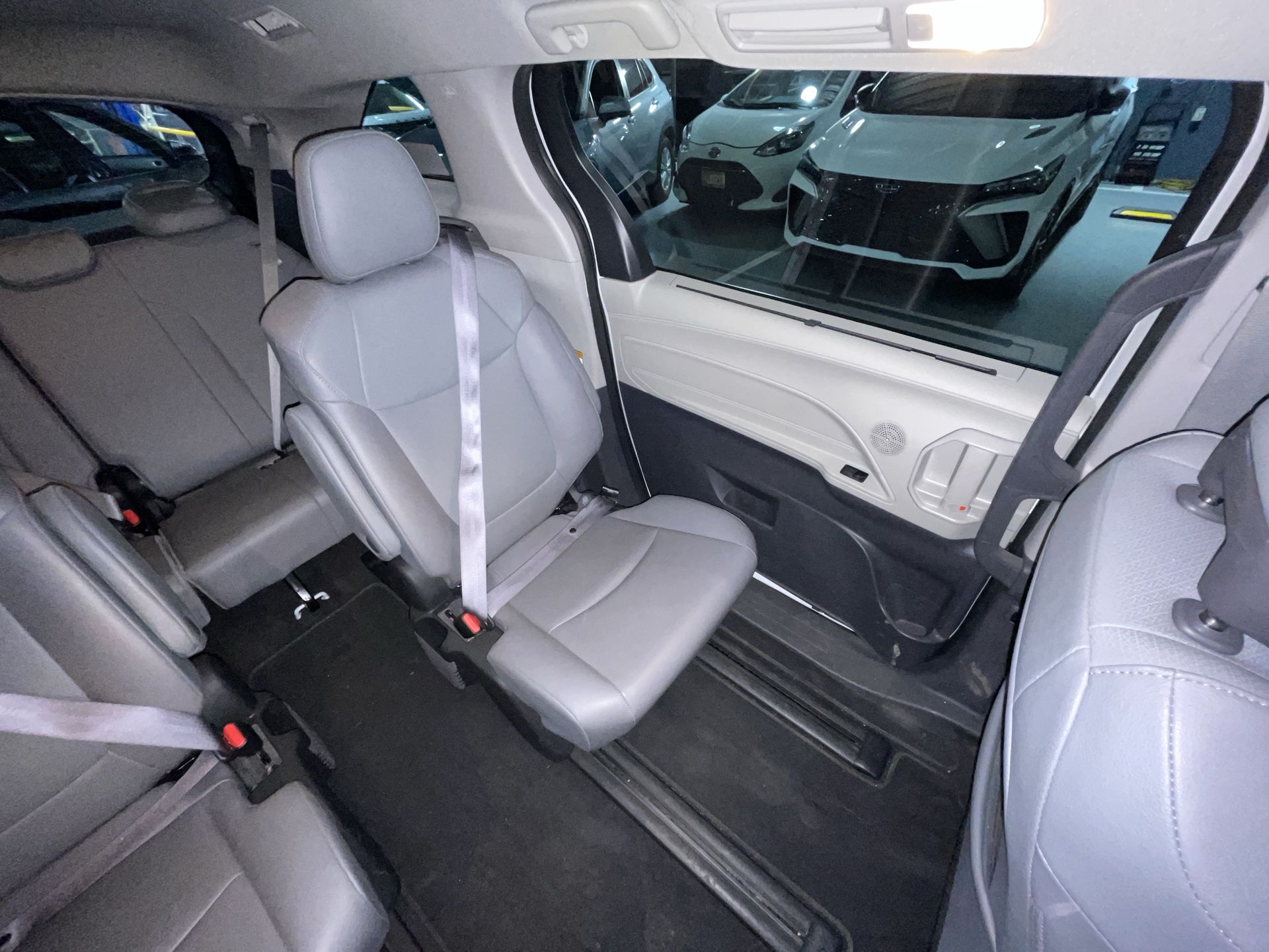 2022 Toyota SIENNA XLE PIEL