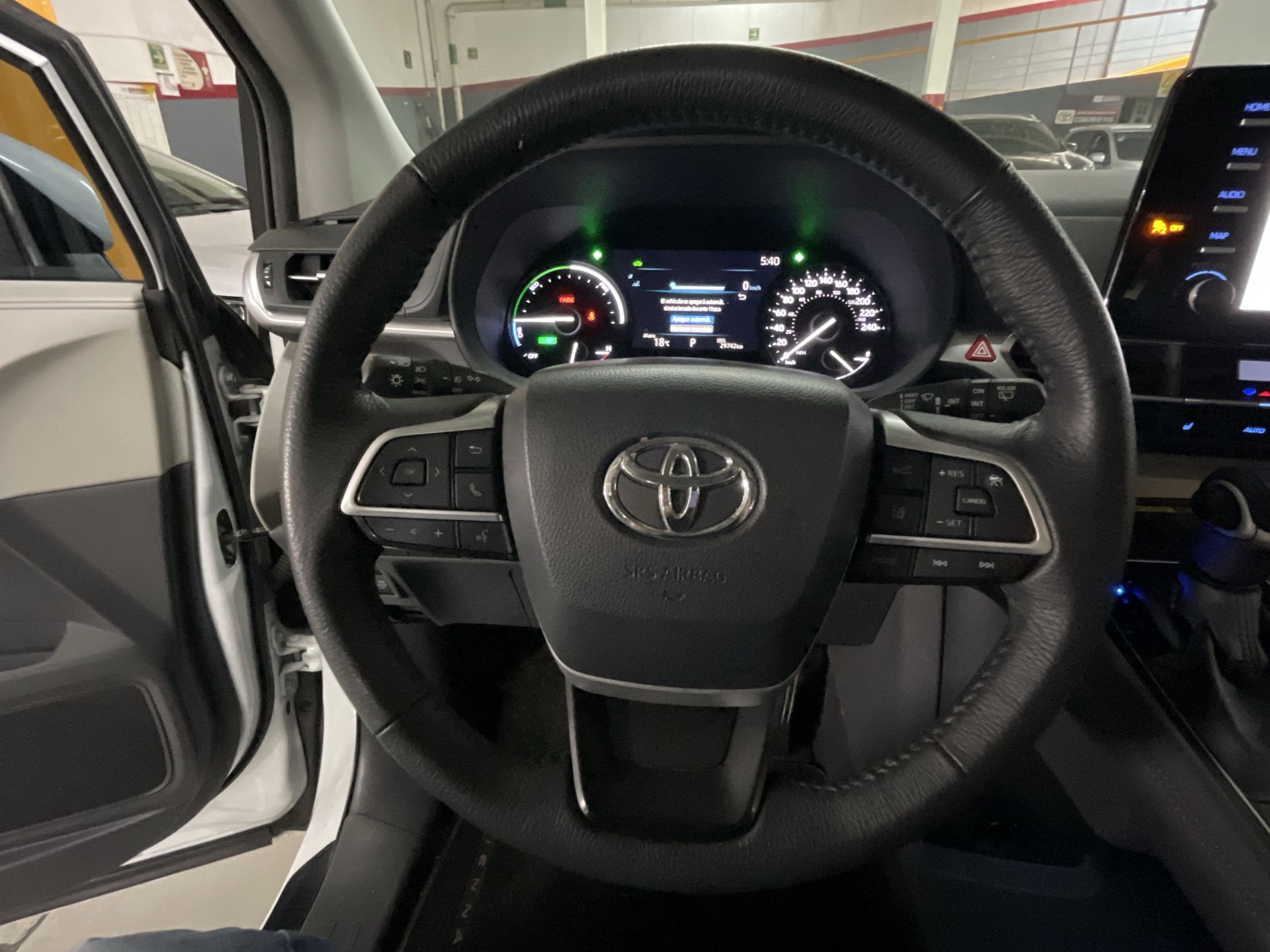 2022 Toyota SIENNA XLE PIEL