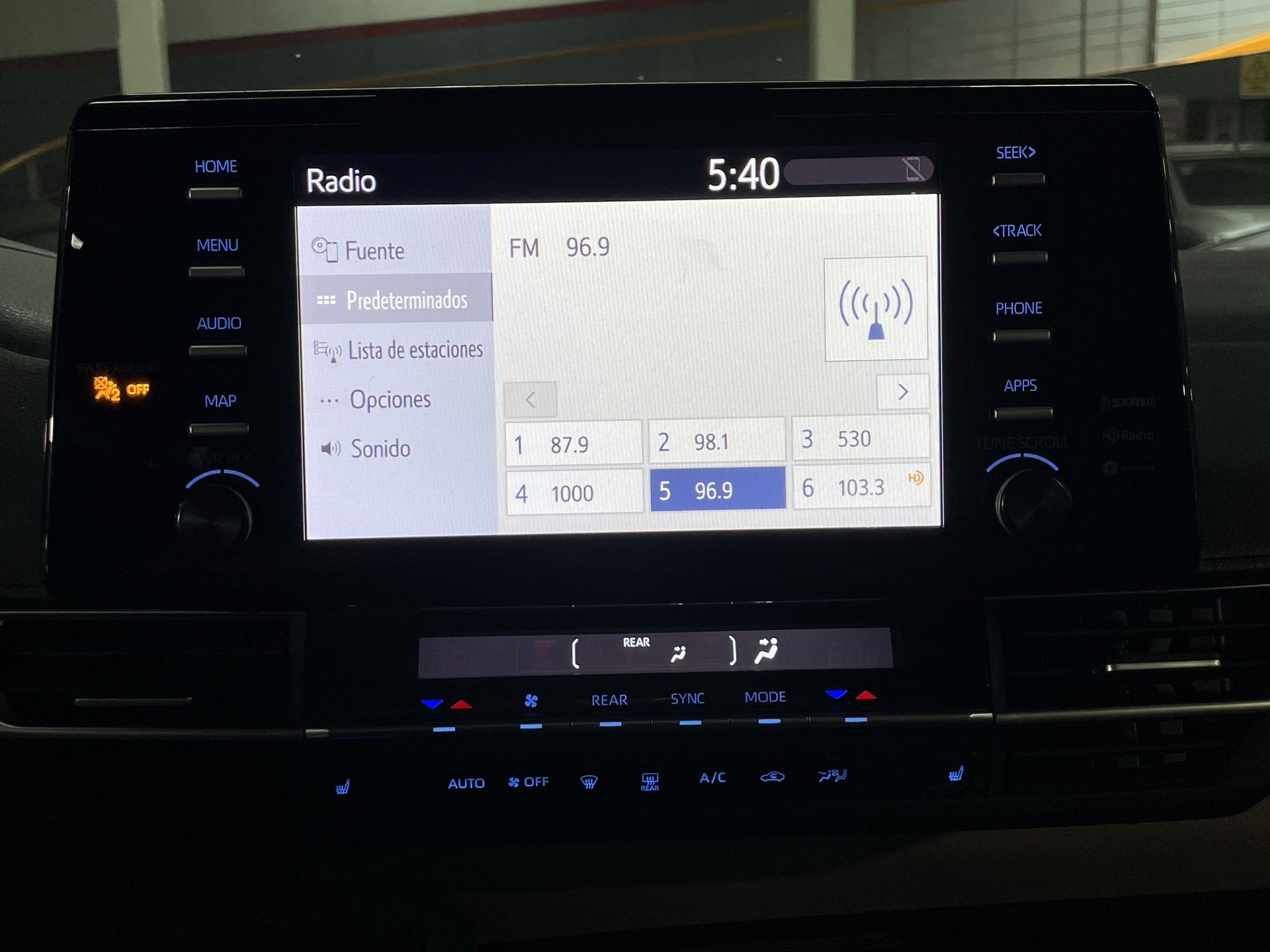 2022 Toyota SIENNA XLE PIEL