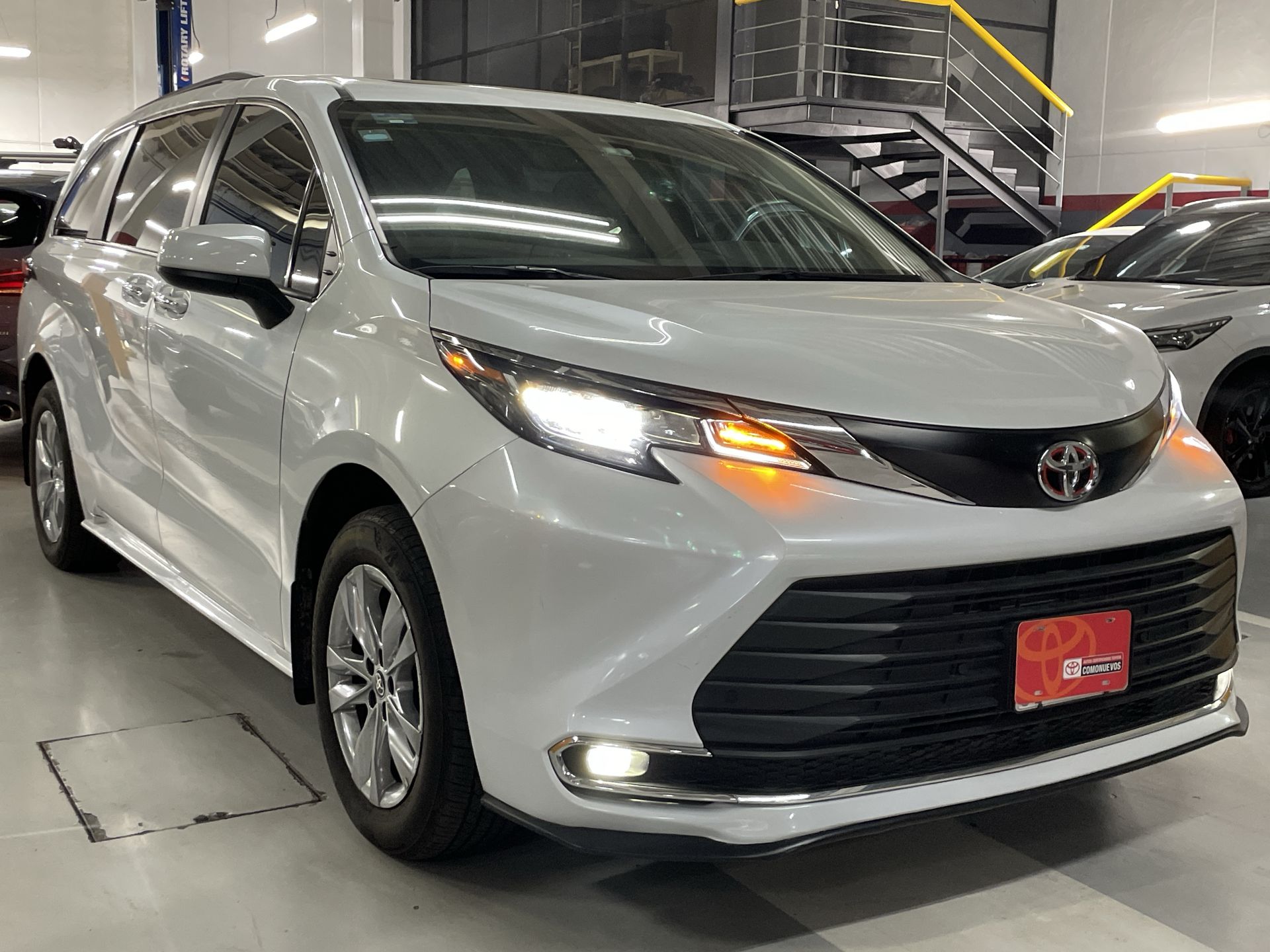 2022 Toyota SIENNA XLE PIEL