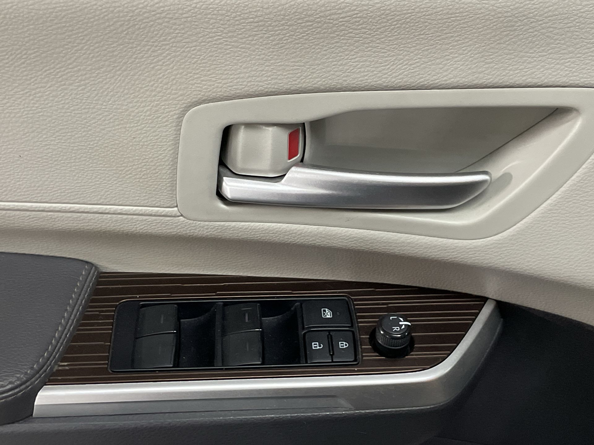 2022 Toyota SIENNA XLE PIEL