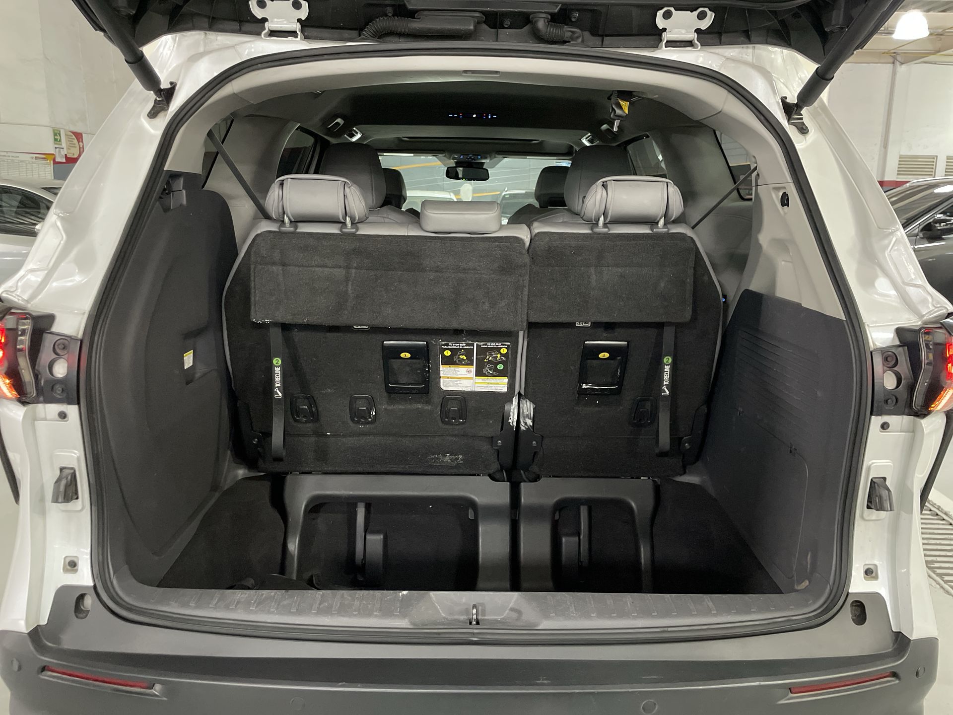 2022 Toyota SIENNA XLE PIEL