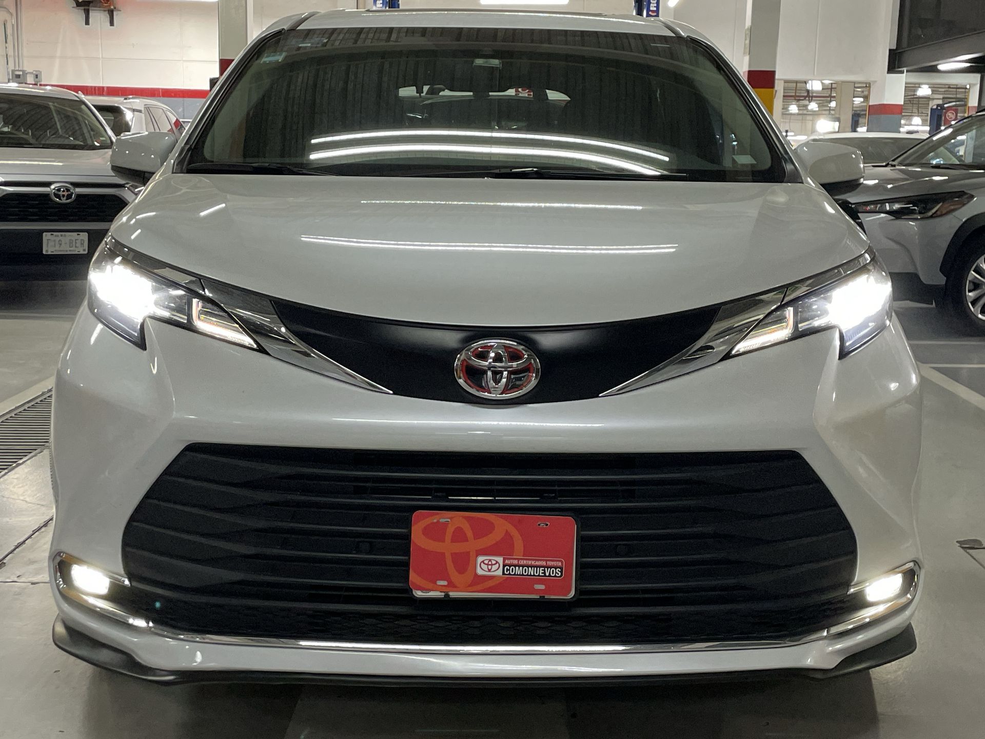 2022 Toyota SIENNA XLE PIEL