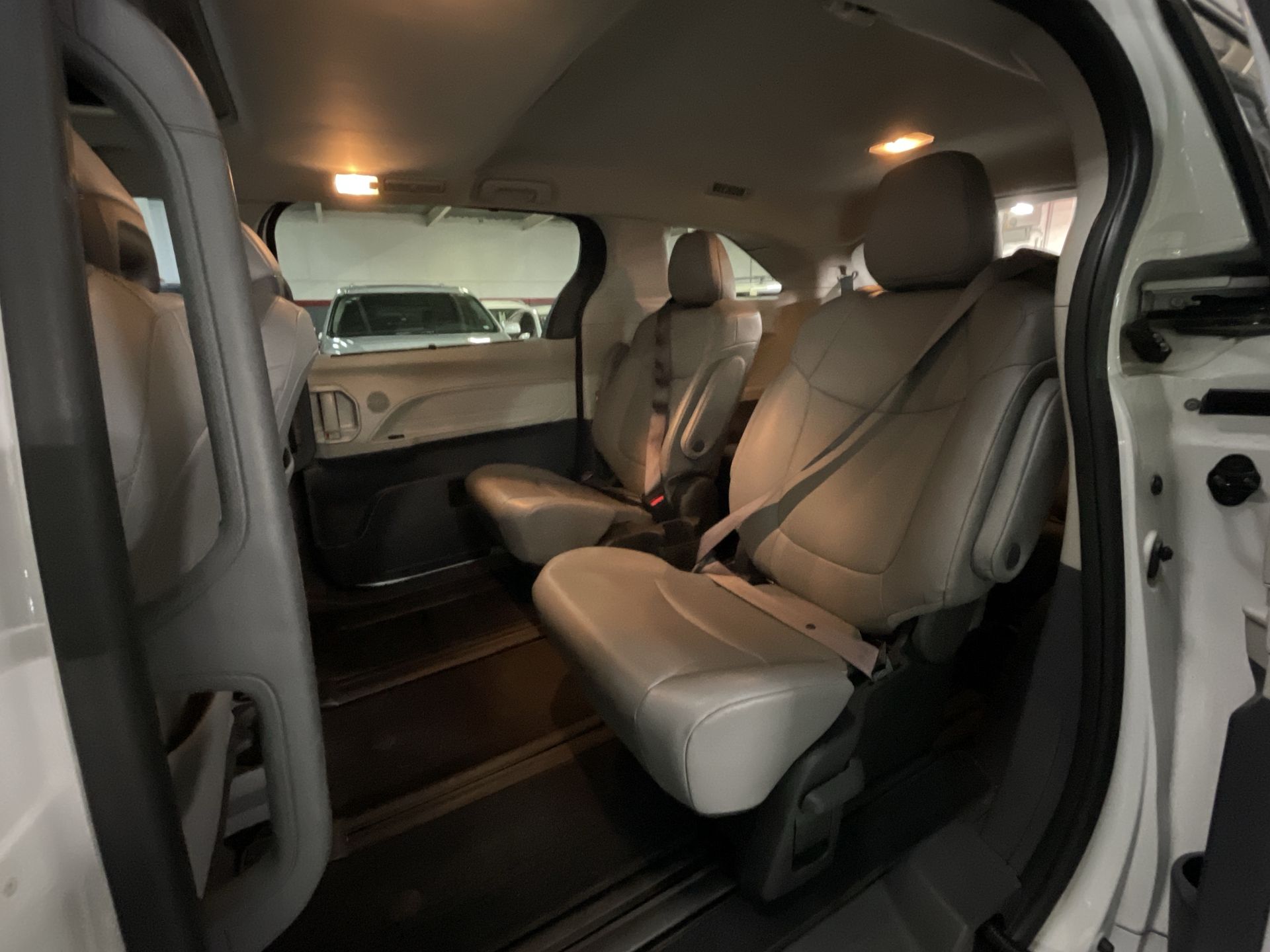 2022 Toyota SIENNA XLE PIEL