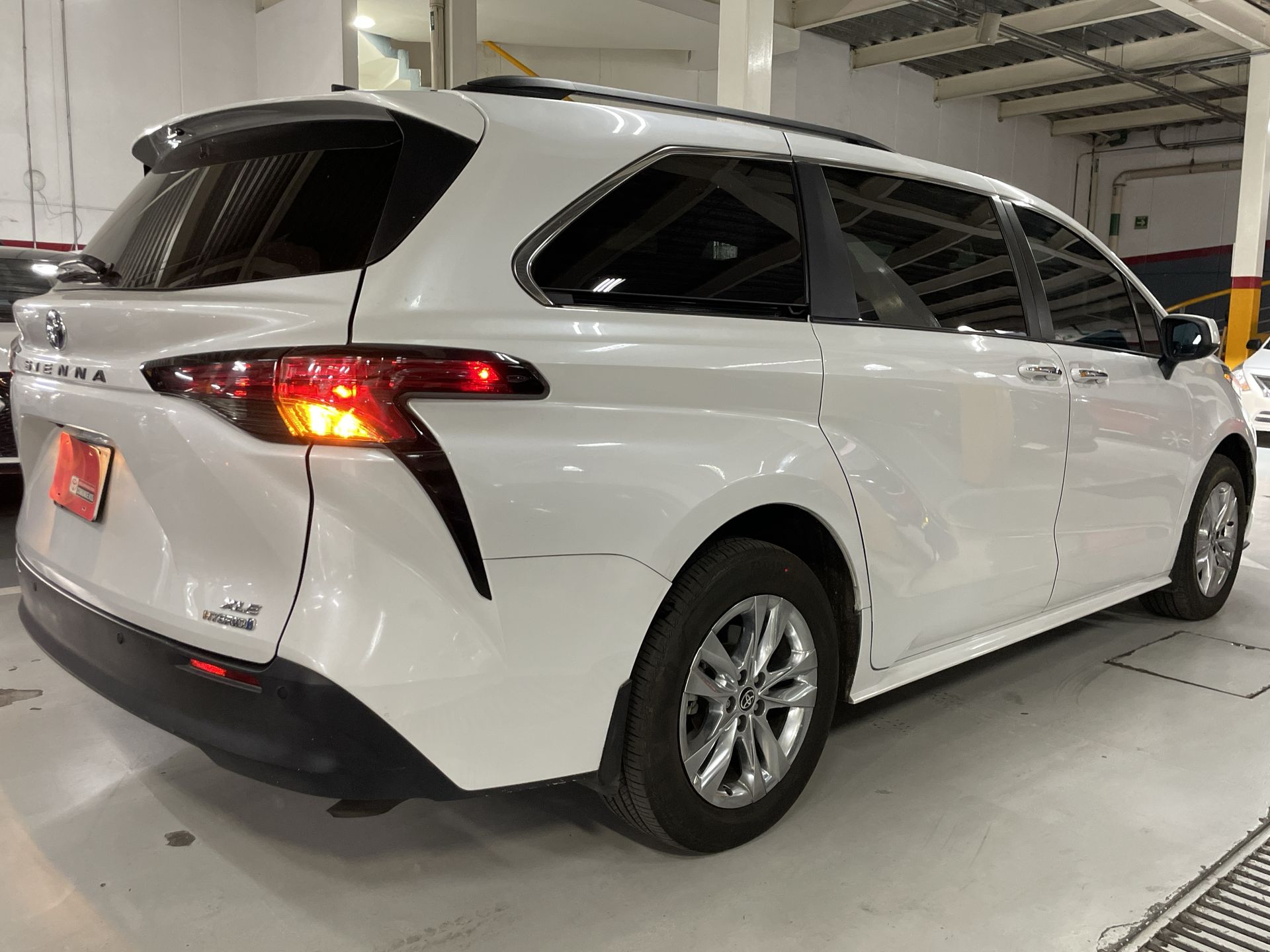 2022 Toyota SIENNA XLE PIEL