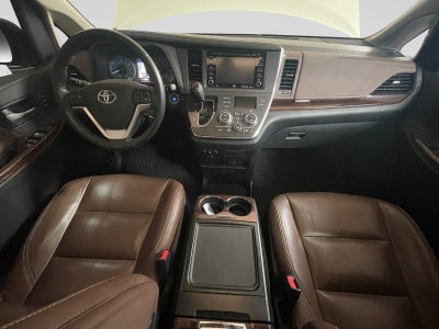 2018 Toyota SIENNA LIMITED