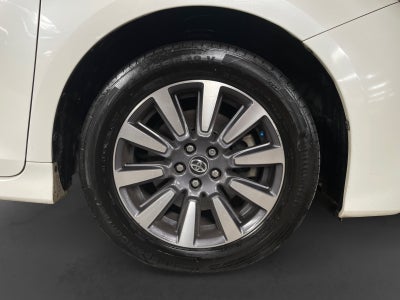 2018 Toyota SIENNA LIMITED