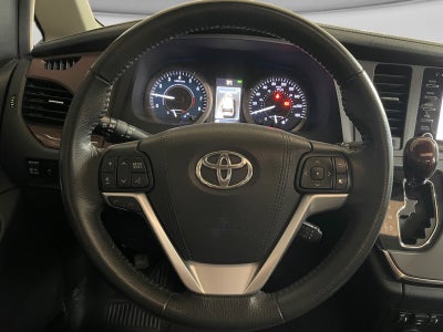 2018 Toyota SIENNA LIMITED