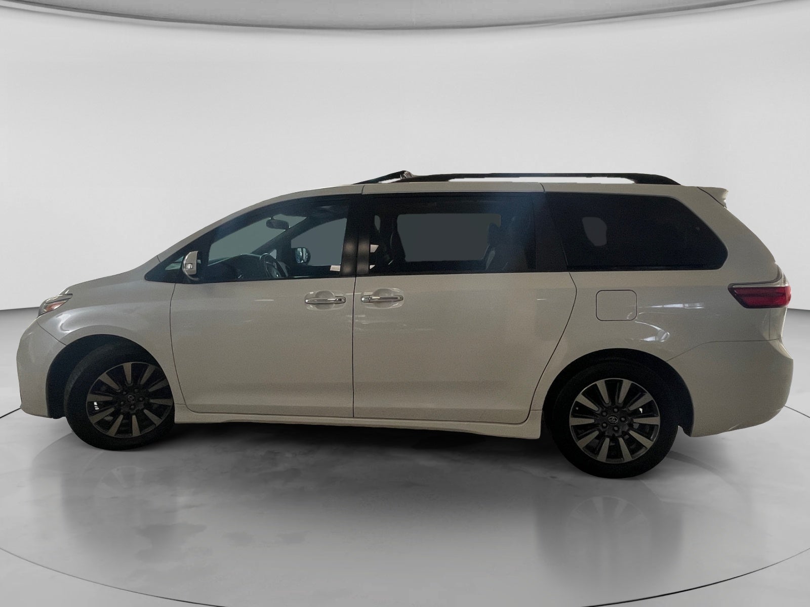 2018 Toyota SIENNA LIMITED