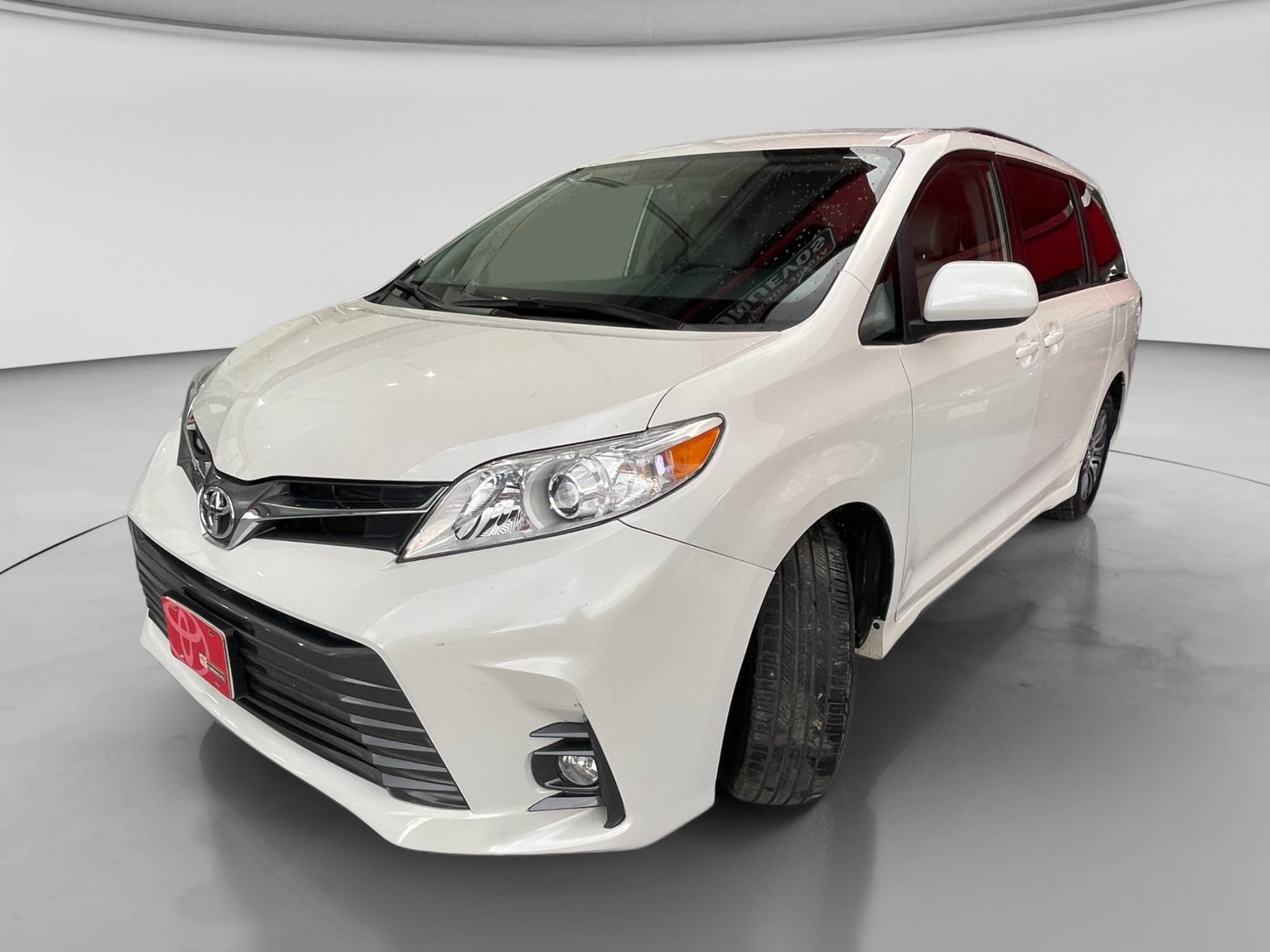 2019 Toyota SIENNA XLE