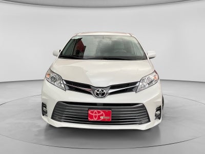 2019 Toyota SIENNA XLE
