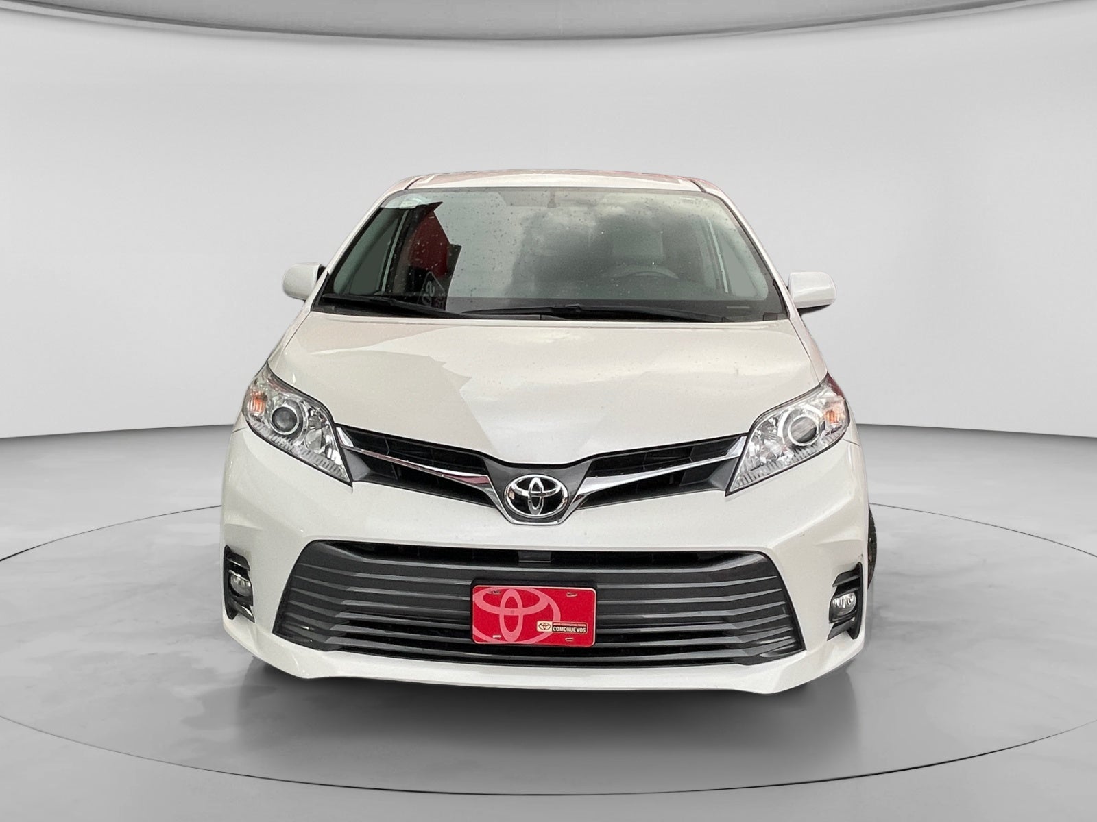 2019 Toyota SIENNA XLE