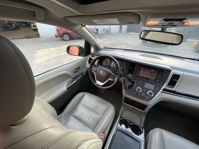 2019 Toyota SIENNA XLE PIEL
