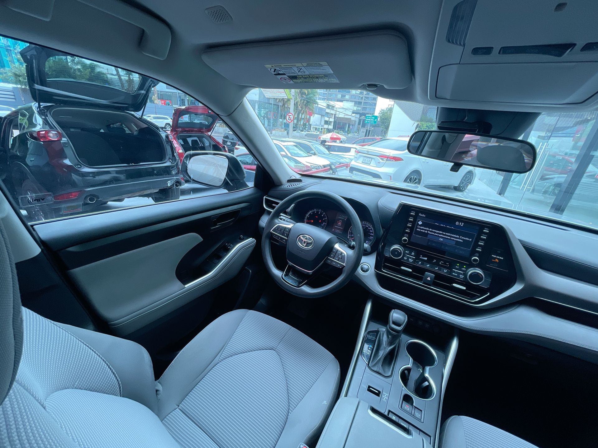 2021 Toyota HIGHLANDER LE