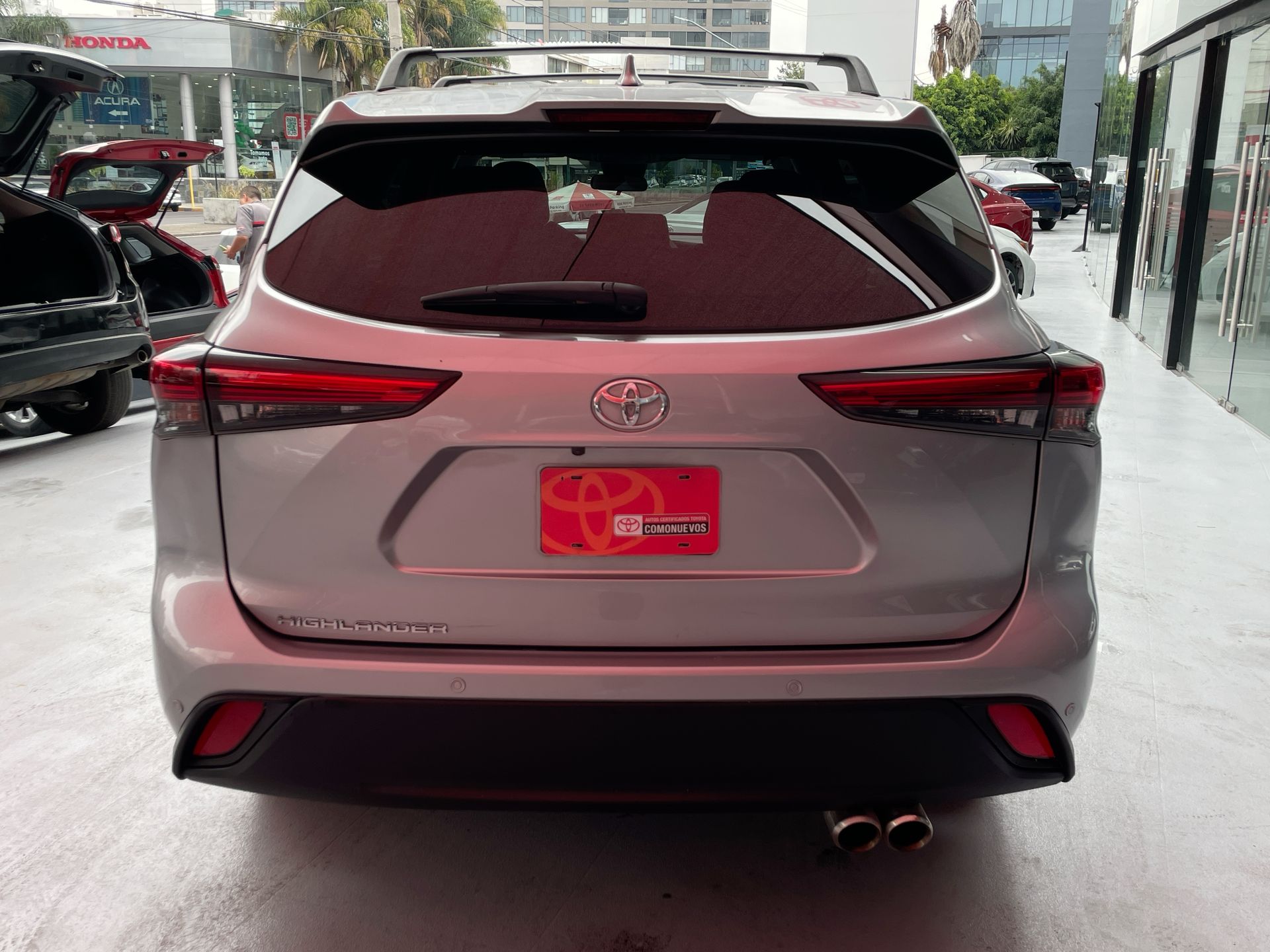 2021 Toyota HIGHLANDER LE