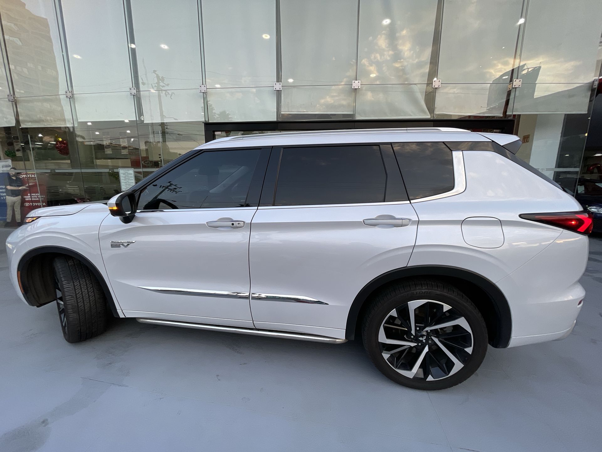 2024 Mitsubishi OUTLANDER DIAMOND