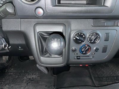 2025 Nissan URVAN PANEL VENTANAS AMPLIA 25