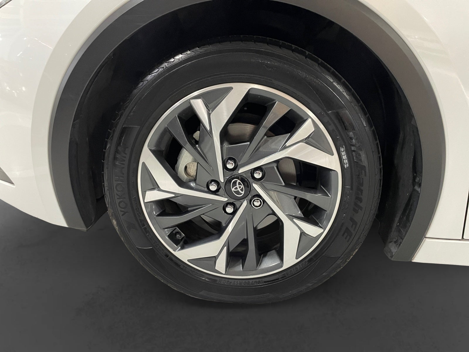 2023 Toyota PRIUS BASE PREMIUM