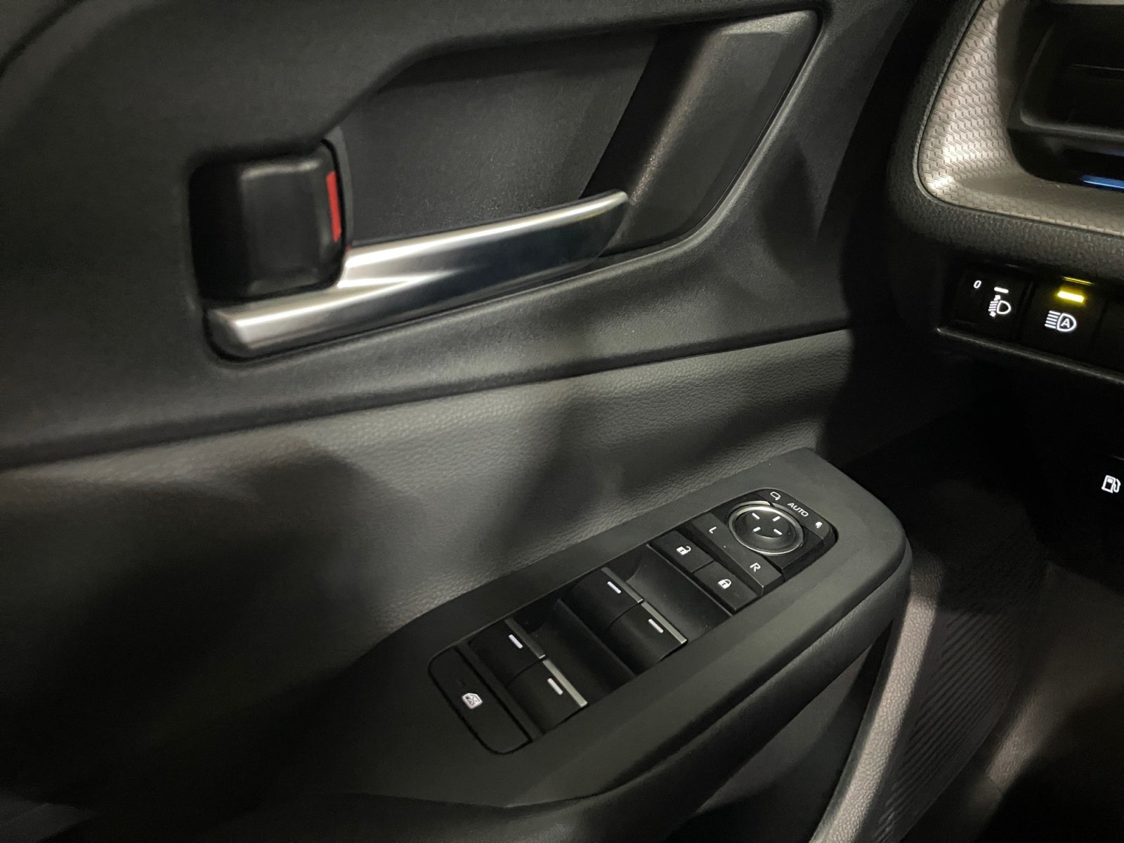 2023 Toyota PRIUS BASE PREMIUM
